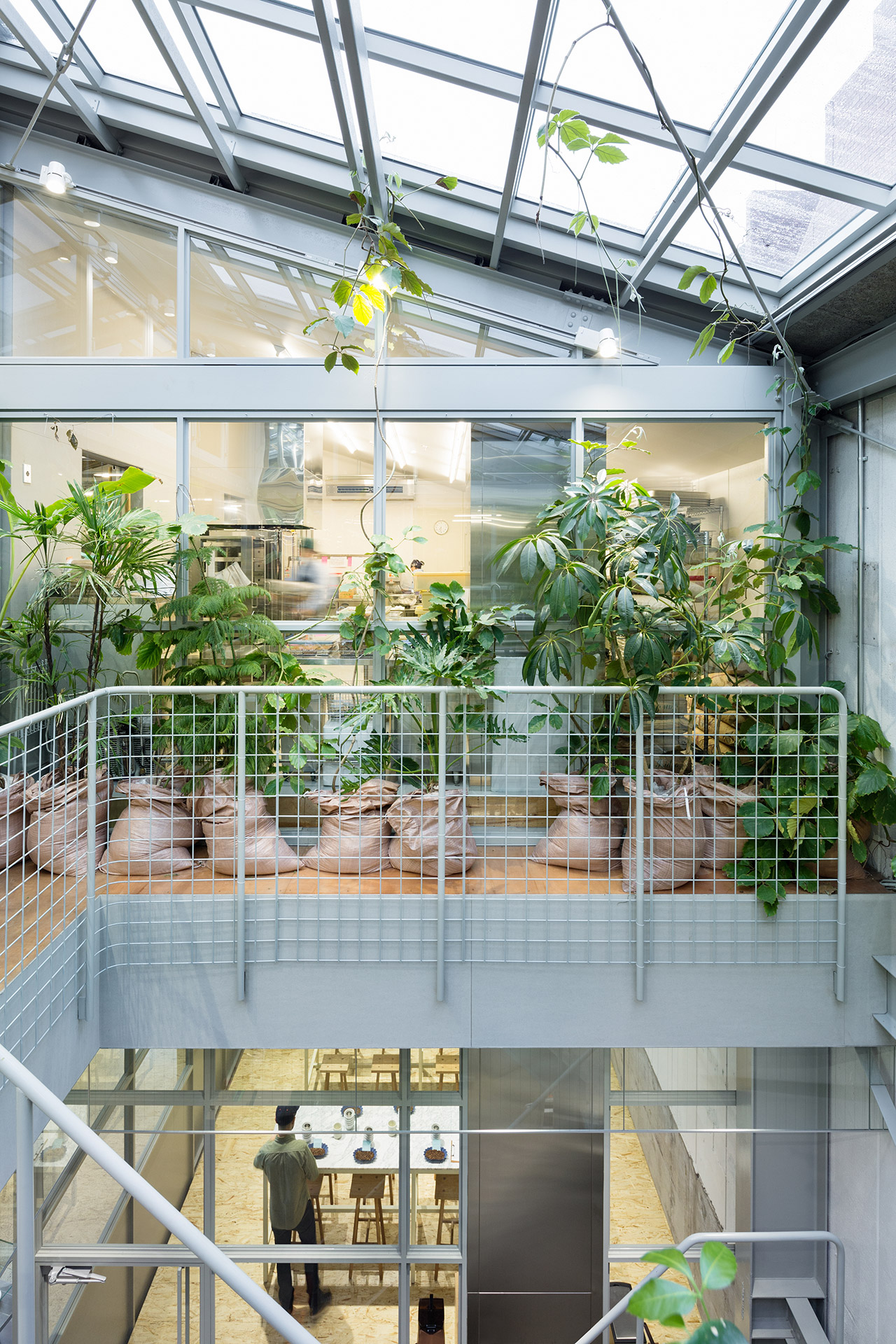 Blue Bottle Coffee Kiyosumi-Shirakawa Roastery & Cafe