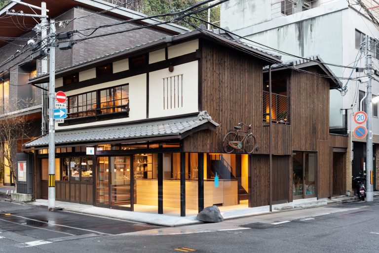BLUE BOTTLE COFFEE Kyoto Rokkaku Cafe TANK